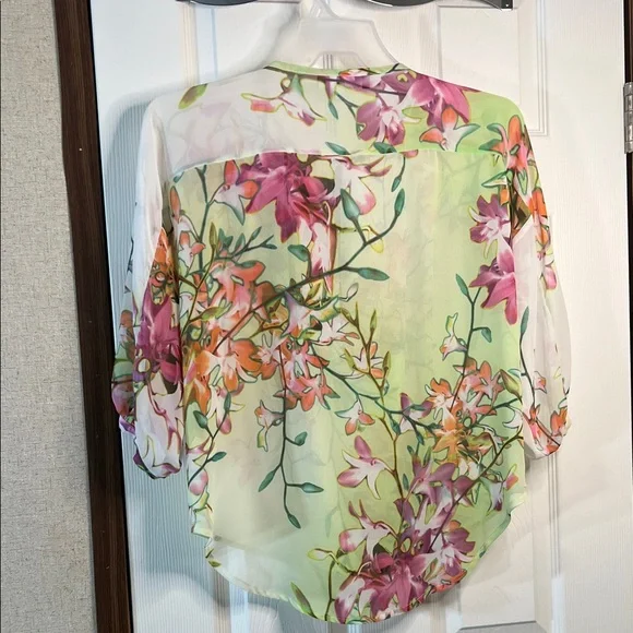 Jennifer Lopez Multicolor Floral Blouse - Picture 3 of 6